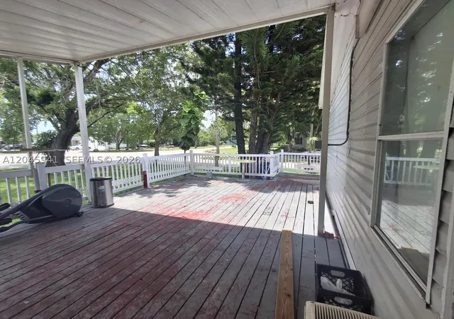 Photo 4 of Manufactured home for sale at 19800 Sw 180 Ave, Miami, FL 33187 | MLS# A12045941 | Listing updated on 2026-09-09