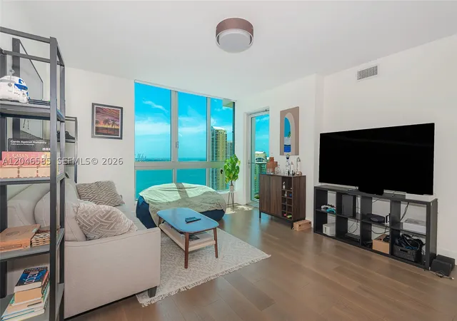 Photo 3 of Condo for sale at 300 S Biscayne Blvd #T-2612, Miami, FL 33131 | MLS# A12046585 | Listing updated on 2026-10-01