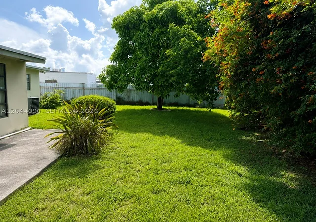 Photo 3 of Single family home for sale at 11832 Sw 185th Ter, Miami, FL 33177 | MLS# A12044090 | Listing updated on 2026-09-14