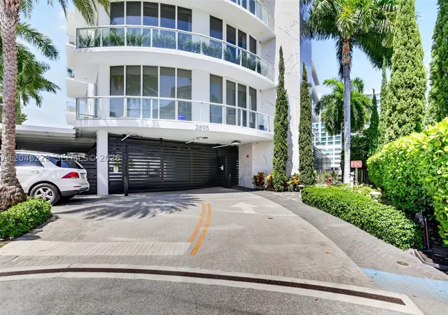 Photo 2 of Condo for sale at 2895 Ne 33rd Ct #3A, Fort Lauderdale, FL 33306 | MLS# A12046228 | Listing updated on 2026-09-02