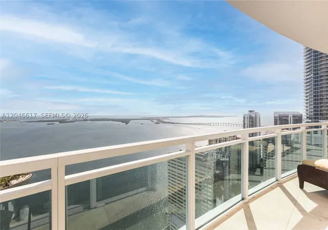 Photo 1 of Sale Pending at 950 Brickell Bay Dr #5011, Miami, FL 33131 | MLS# A12046617 | Listing updated on 2026-09-08