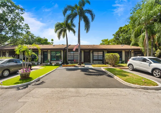 Photo 1 of Townhouse for sale at 10311 Laurel Ct, Pembroke Pines, FL 33026 | MLS# A12046740 | Listing updated on 2026-08-28