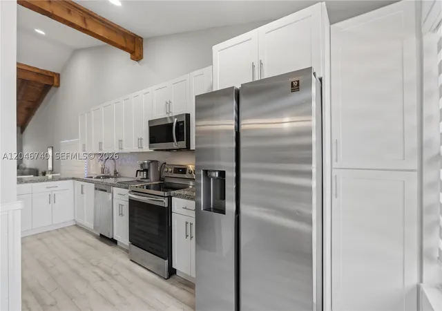 Photo 3 of Townhouse for sale at 10311 Laurel Ct, Pembroke Pines, FL 33026 | MLS# A12046740 | Listing updated on 2026-08-28