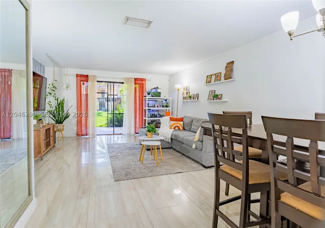 Listing Photo 4 - Condo for sale in building located at 1450 NW 97th Ave, Pembroke Pines, FL 33024 - Unit #268