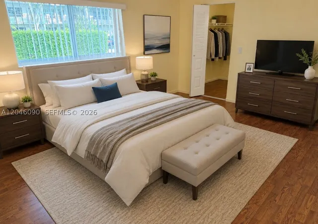 Listing Photo 4 - Condo for sale in building located at 100 Sw 132Nd Wy, Pembroke Pines, FL 33027 - Unit #101K
