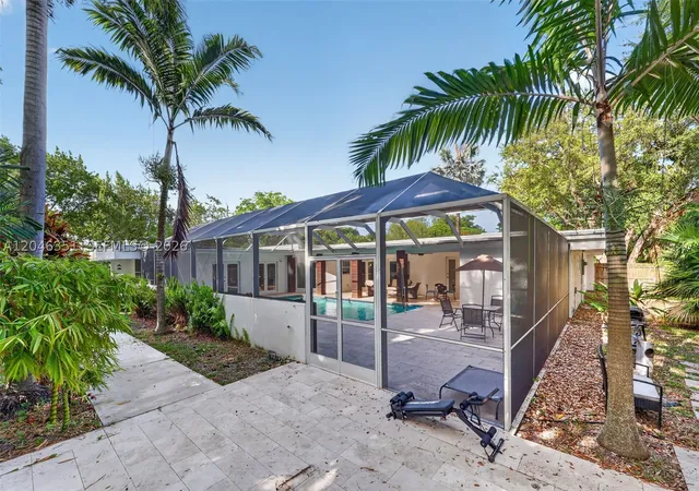 Photo 2 of Sale Pending at 15200 Sw 81st Ave, Palmetto Bay, FL 33157 | MLS# A12046351 | Listing updated on 2026-09-30