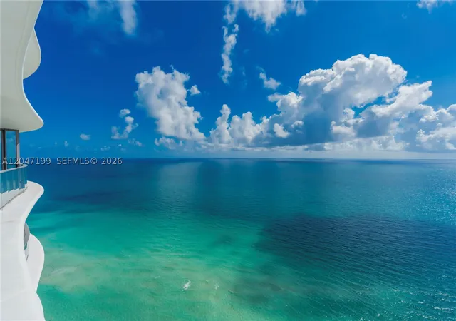 Listing Photo 4 - Condo for sale in building located at 15701 Collins Ave, Miami, FL 33160 - Unit #2903