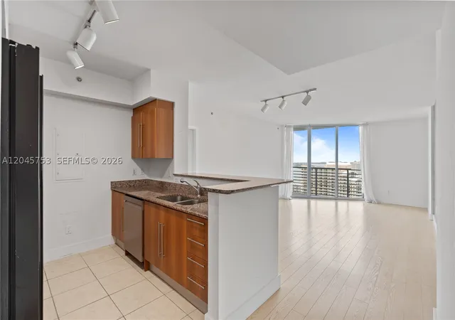 Photo 3 of Condo for sale at 335 S Biscayne Blvd #3503, Miami, FL 33131 | MLS# A12045753 | Listing updated on 2026-09-25