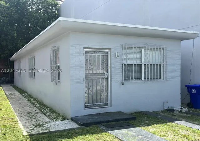 Photo 2 of Single family home for sale at 733 Nw 4th Ave, Miami, FL 33136 | MLS# A12047283 | Listing updated on 2026-09-10
