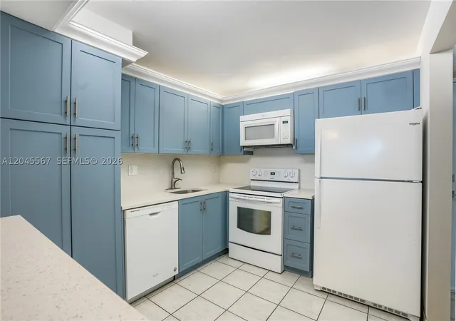 Photo 4 of Condo for sale at 2301 S Ocean Dr #1006, Hollywood, FL 33019 | MLS# A12045567 | Listing updated on 2026-09-23