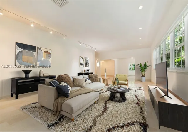 Photo 3 of Single family home for sale at 4444 Ingraham Hwy, Coral Gables, FL 33133 | MLS# A12047022 | Listing updated on 2026-09-10