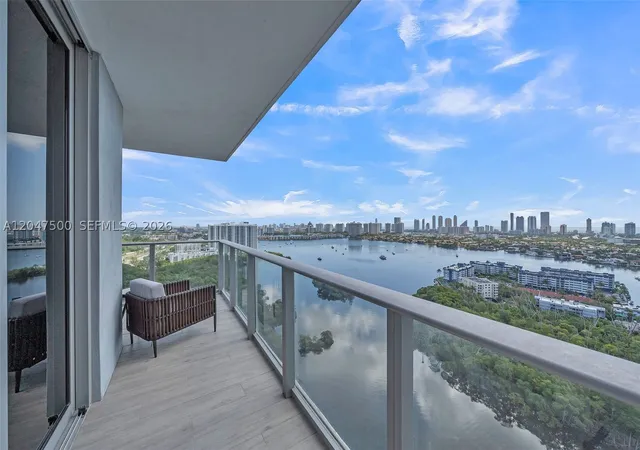 Photo 1 of Sale Pending at 16385 Biscayne Blvd #2707, North Miami Beach, FL 33160 | MLS# A12047500 | Listing updated on 2026-09-22