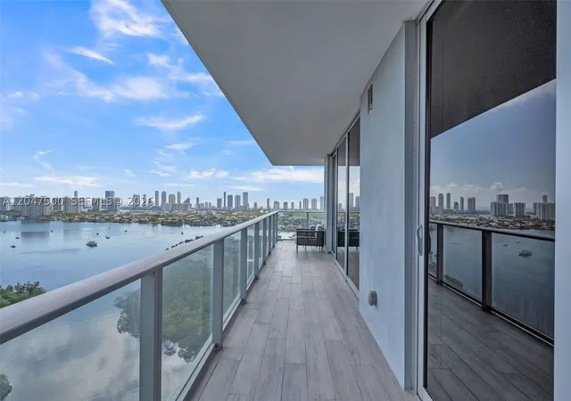 Photo 3 of Sale Pending at 16385 Biscayne Blvd #2707, North Miami Beach, FL 33160 | MLS# A12047500 | Listing updated on 2026-09-22
