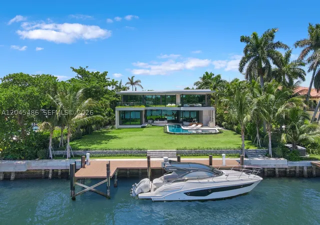 Photo 3 of Mansion for sale at 1015 S Southlake Dr, Hollywood, FL 33019 | MLS# A12045486 | Listing updated on 2026-10-07
