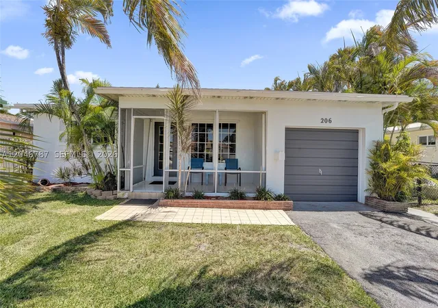 Photo 1 of Single family home for sale at 206 Se 3rd St, Dania Beach, FL 33004 | MLS# A12046787 | Listing updated on 2026-09-19
