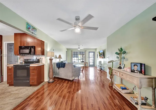 Photo 2 of Single family home for sale at 206 Se 3rd St, Dania Beach, FL 33004 | MLS# A12046787 | Listing updated on 2026-09-19