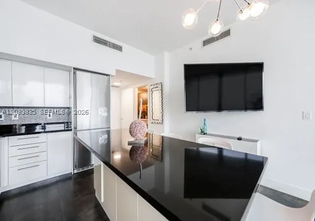Photo 3 of Condo for sale at 92 Sw 3rd St #5108, Miami, FL 33130 | MLS# A12039835 | Listing updated on 2026-09-10