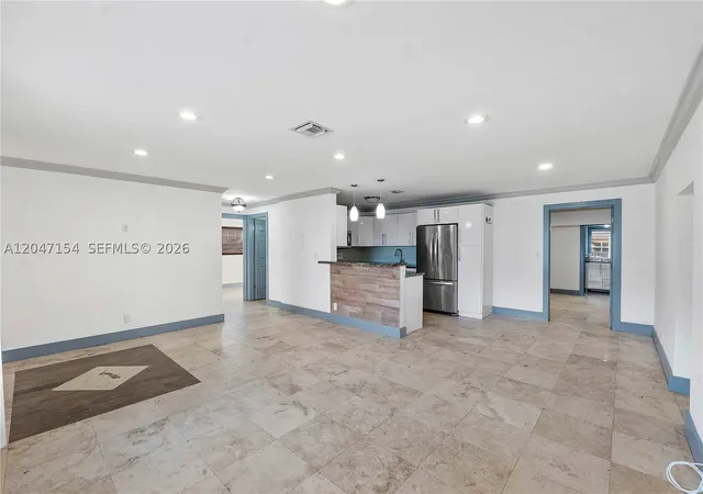 Photo 2 of Single family home for sale at 1541 Sw 52nd Ave, Plantation, FL 33317 | MLS# A12047154 | Listing updated on 2026-08-28