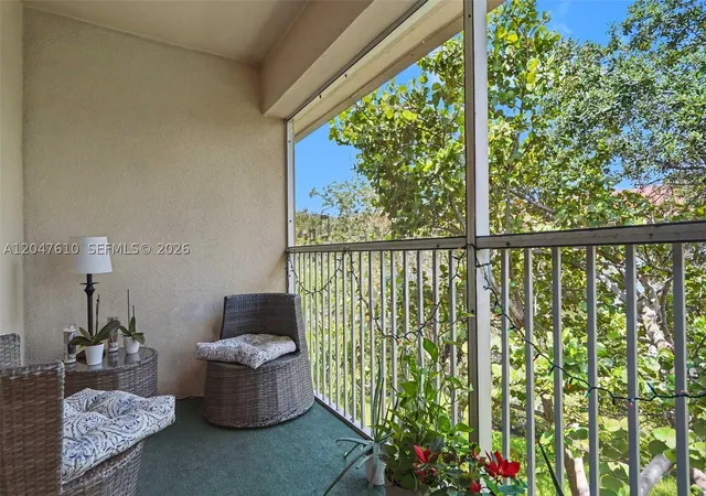 Photo 3 of Condo for sale at 1251 Sw 125th Ave #402T, Pembroke Pines, FL 33027 | MLS# A12047610 | Listing updated on 2026-09-11