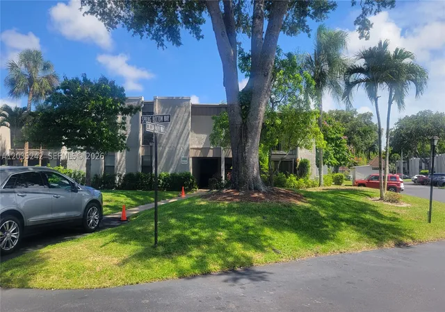 Listing Photo 4 - Condo for sale in building located at 6666 Spring Btm Wy, Boca Raton, FL 33433 - Unit #179