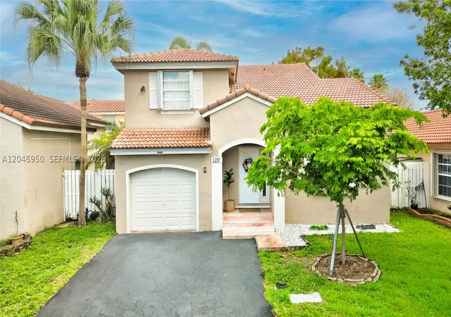 Photo 2 of Single family home for sale at 1237 Nw 125th Ter, Sunrise, FL 33323 | MLS# A12046950 | Listing updated on 2026-09-05