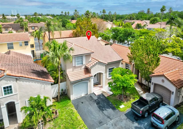Photo 3 of Single family home for sale at 1237 Nw 125th Ter, Sunrise, FL 33323 | MLS# A12046950 | Listing updated on 2026-09-05