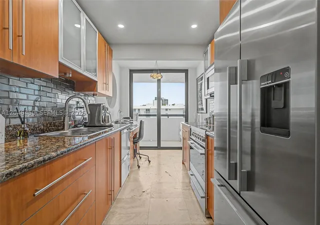 Photo 2 of Condo for sale at 2555 Collins Ave #1814, Miami Beach, FL 33140 | MLS# A12046450 | Listing updated on 2026-09-09