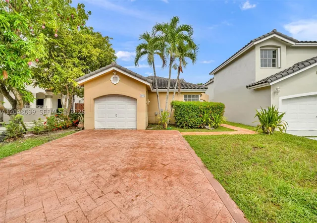 Photo 1 of Single family home for sale at 4916 Sw 154th Ave, Miami, FL 33185 | MLS# A12048039 | Listing updated on 2026-09-19
