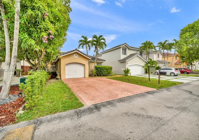 Photo 2 of Single family home for sale at 4916 Sw 154th Ave, Miami, FL 33185 | MLS# A12048039 | Listing updated on 2026-09-19
