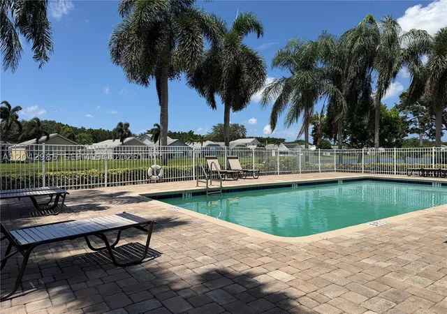 Photo 23 of Single family home for sale at 9161 N Lake Park Cir N, Davie, FL 33328 | MLS# A12042985 | Listing updated on 2026-10-06