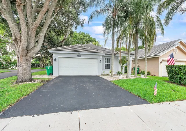 Single family home for sale at 9161 N Lake Park Cir N, Davie, FL 33328 | MLS# A12042985