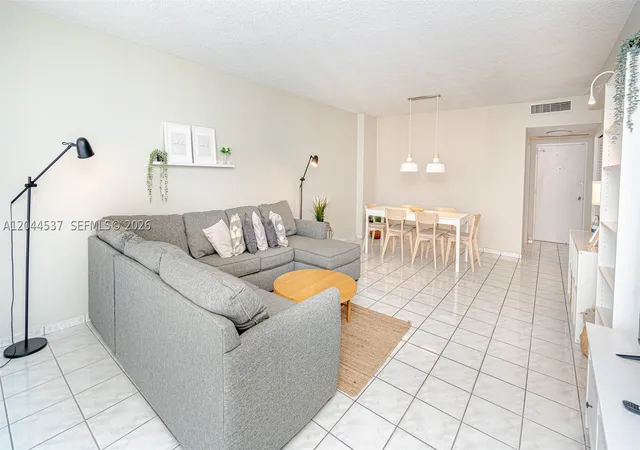 Photo 2 of Condo for sale at 5601 Collins Ave #1517, Miami Beach, FL 33140 | MLS# A12044537 | Listing updated on 2026-10-06