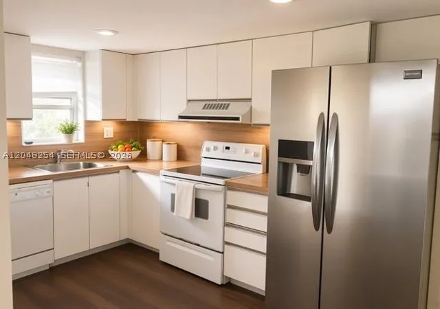 Photo 2 of Condo for sale at 3001 W Rolling Hills Cir #701, Davie, FL 33328 | MLS# A12048254 | Listing updated on 2026-09-16