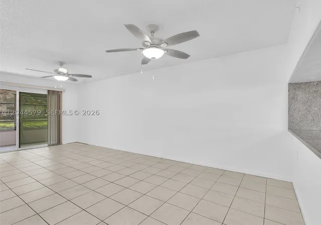 Listing Photo 4 - Condo for sale in building located at 1212 SE Bahama Bend, Coconut Creek, FL 33066 - Unit #G1