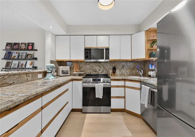 Condo for sale at 630 Tennis Club Dr #107, Fort Lauderdale, FL 33311 | MLS# A12040354 | Listing updated on 2026-09-23