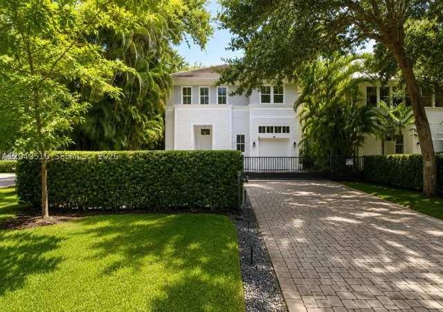 Photo 2 of Single family home for sale at 4724 Sw 72nd Ave, Miami, FL 33155 | MLS# A12048516 | Listing updated on 2026-09-10