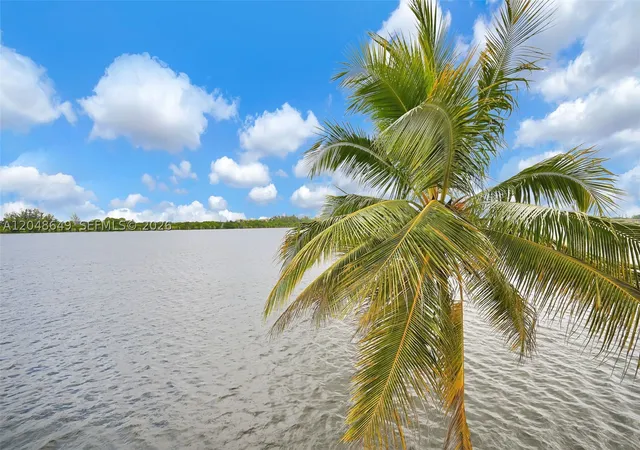 Listing Photo 1 - Condo for sale in Royal Bahamian West located at 1075 Ne Miami Gdns Dr, Miami, FL 33179 - Unit #306