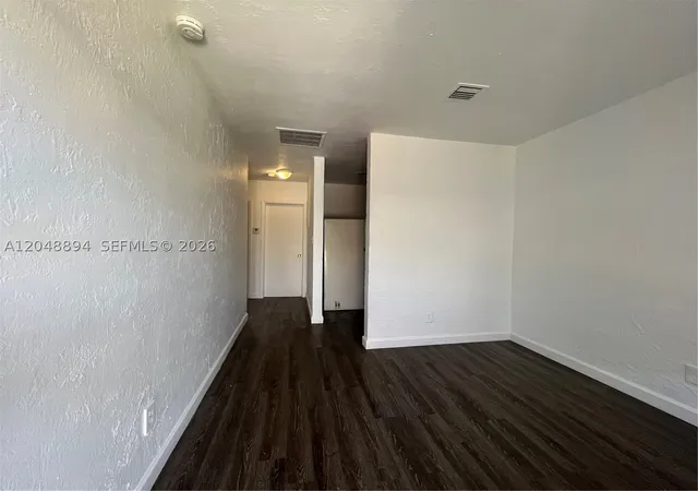 Photo 4 of House for sale at 3024 Nw 2Nd St, Pompano Beach, FL 33069 | MLS# A12048894 | Listing updated on 2026-08-26