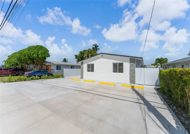 Photo 3 of Multi family home for sale at 3515 3517 Sw 91st Ave, Miami, FL 33165 | MLS# A12048708 | Listing updated on 2026-08-30
