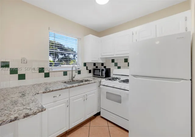 Photo 4 of Sale Pending at 2211 Nw 64Th Ave, Sunrise, FL 33313 | MLS# A12039025 | Listing updated on 2026-09-05