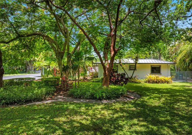 Photo 3 of Single family home for sale at 8735 Sw 122nd St, Miami, FL 33176 | MLS# A12048915 | Listing updated on 2026-09-13