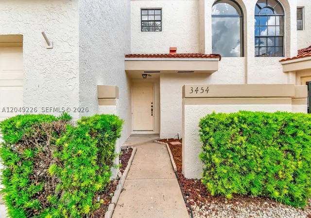 Photo 2 of Townhouse for sale at 3454 Laurel Oaks Ln, Hollywood, FL 33021 | MLS# A12049226 | Listing updated on 2026-09-05