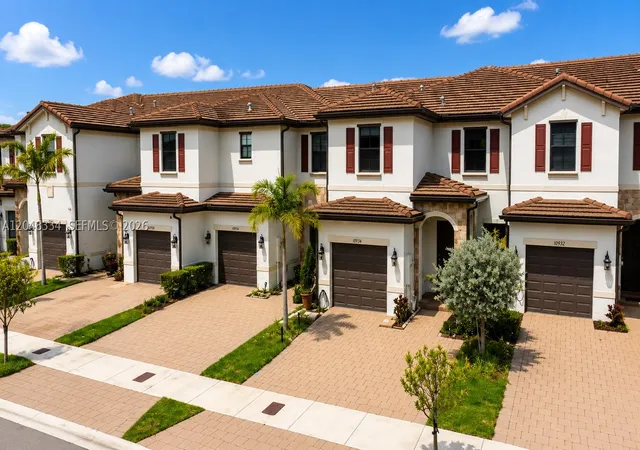 Photo 3 of Sale Pending at 10934 W 33Rd Way, Hialeah, FL 33018 | MLS# A12048334 | Listing updated on 2026-09-22