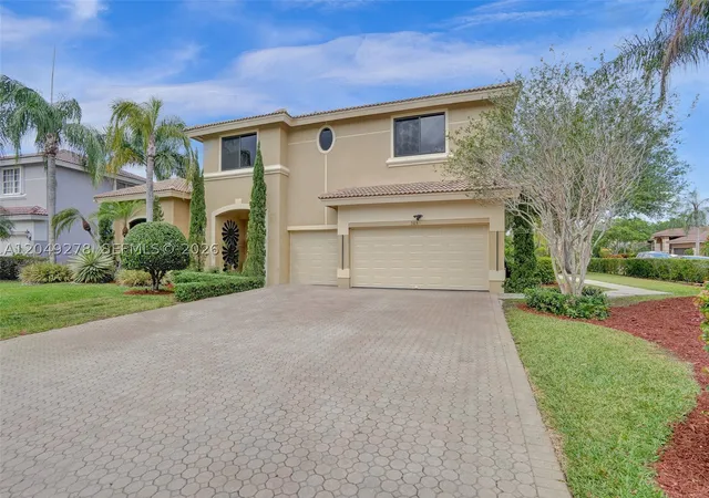 Photo 3 of Single family home for sale at 303 Nw 119th Dr, Coral Springs, FL 33071 | MLS# A12049278 | Listing updated on 2026-08-31