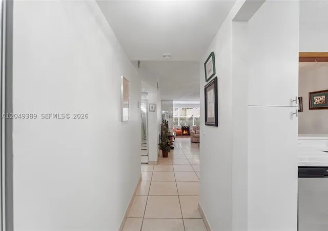 Photo 4 of Condo for sale at 2871 Somerset Dr #103, Lauderdale Lakes, FL 33311 | MLS# A12049389 | Listing updated on 2026-09-21