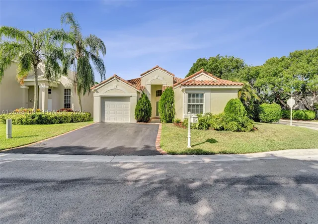 Photo 3 of Single family home for sale at 507 Bridgeton Rd, Weston, FL 33326 | MLS# A12048109 | Listing updated on 2026-09-16