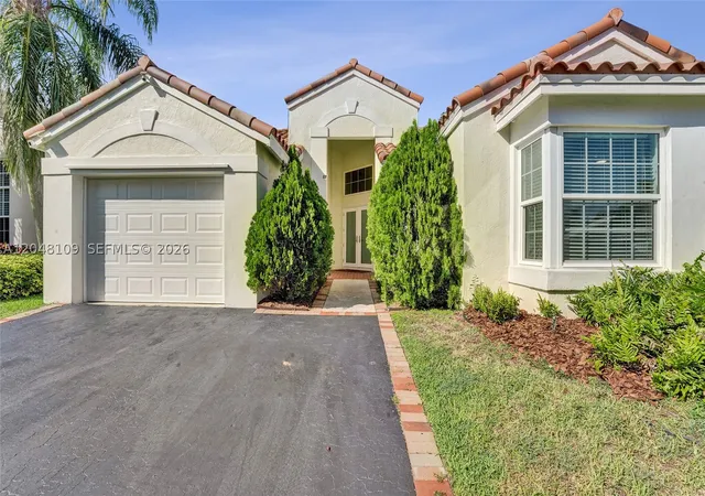 Photo 3 of Single family home for sale at 507 Bridgeton Rd, Weston, FL 33326 | MLS# A12048109 | Listing updated on 2026-09-16