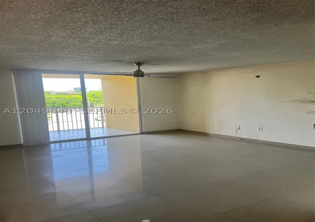 Photo 3 of Condo for sale at 19601 E Country Club Dr #7405, Aventura, FL 33180 | MLS# A12049648 | Listing updated on 2026-09-10