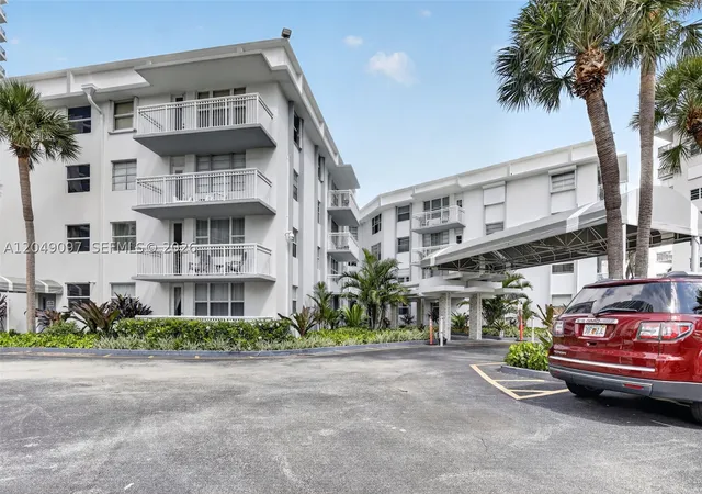 Photo 3 of Condo for sale at 1913 S Ocean Dr #225, Hallandale Beach, FL 33009 | MLS# A12049097 | Listing updated on 2026-10-07
