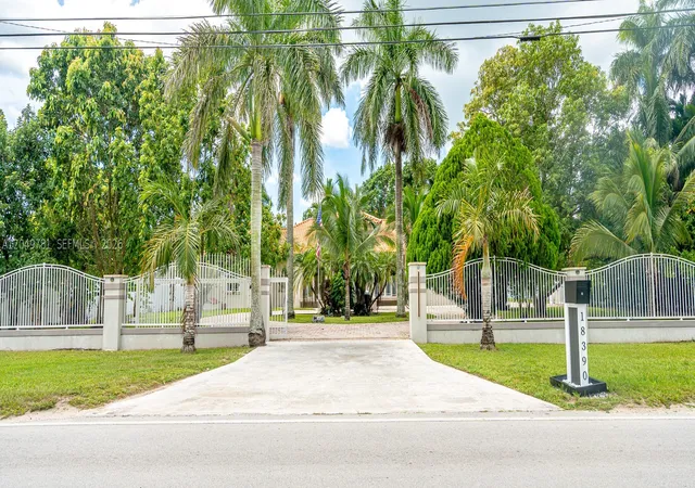 Photo 1 of Single family home for sale at 18390 Sw 200th St, Miami, FL 33187 | MLS# A12049781 | Listing updated on 2026-09-10
